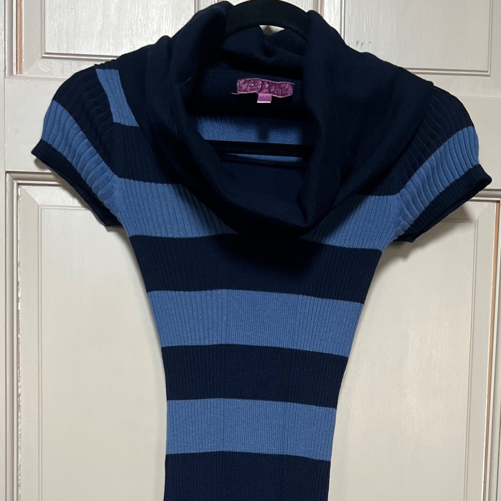 Short sleeve sweater dress